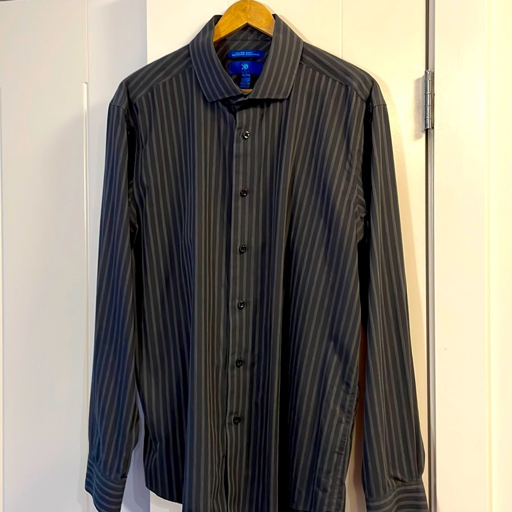 3/$20 - Egara Mens Black Dress Shirt XL